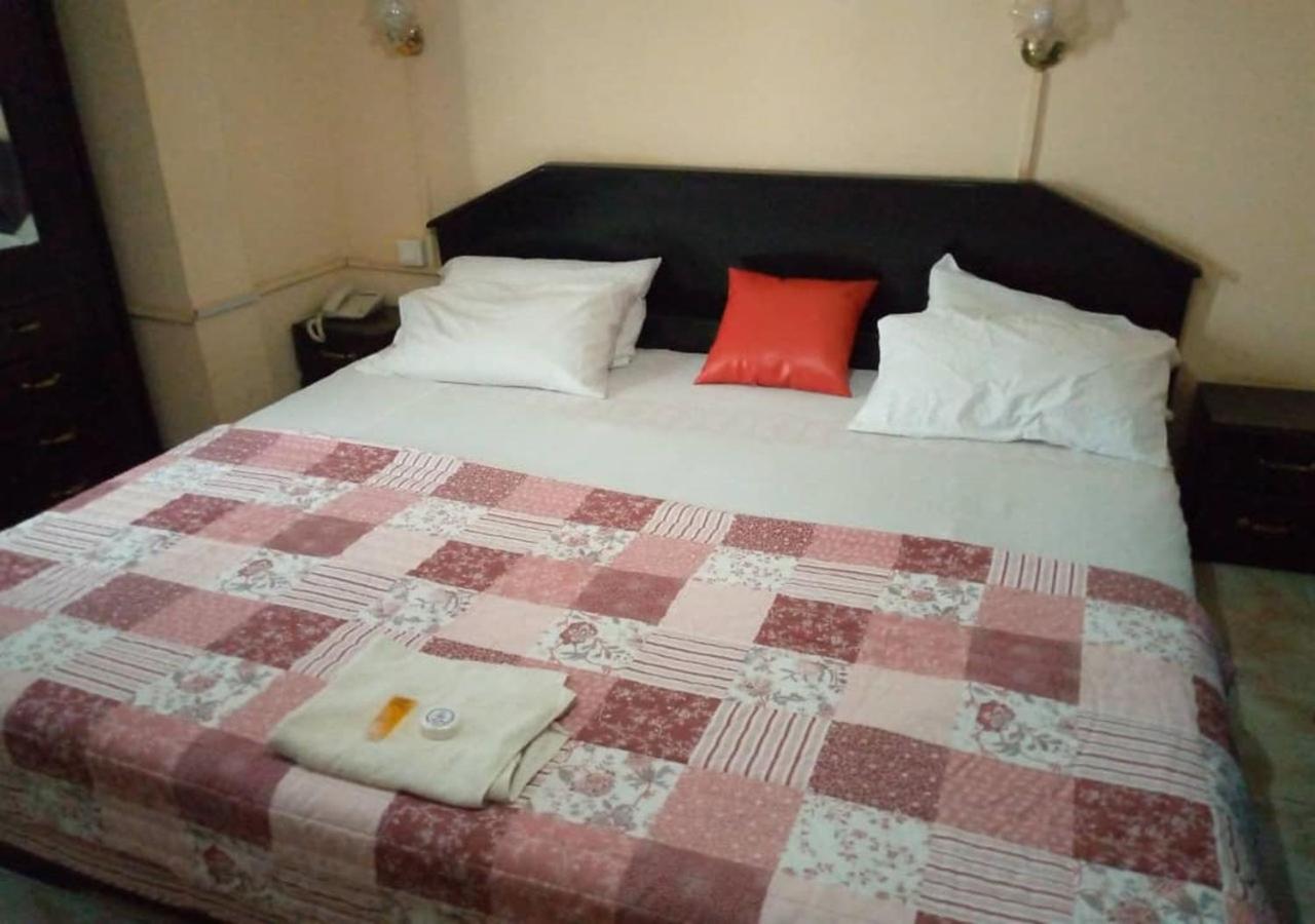 To Be Hotel Кумаси Экстерьер фото